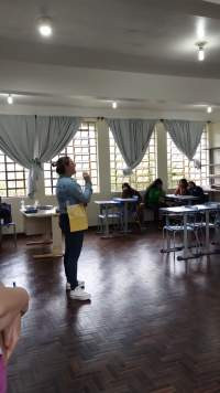 Psicóloga da Associação Hospitalar São José realiza palestra na Escola Indígena de Liberato Salzano sobre prevenção ao suicídio